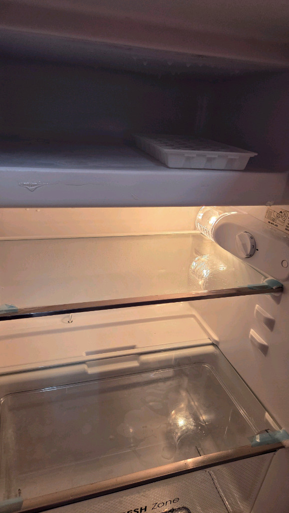 위니아 미니 냉장고 핑크 이미지