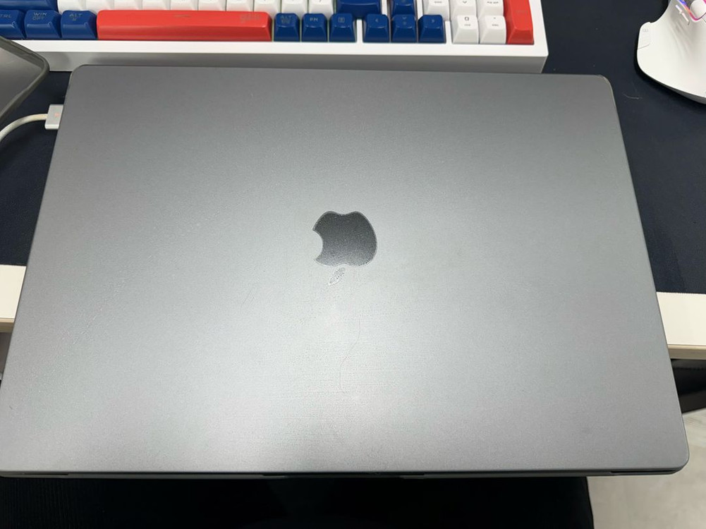 애플 맥북프로 16인치 M1 16기가/1테라(사이클 40,성능98%) 마우스 키보드 포함--10