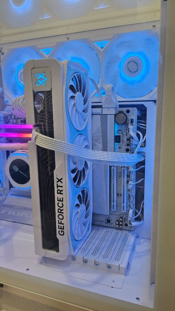 9800X3d / RTX5080 구성품 최상--2