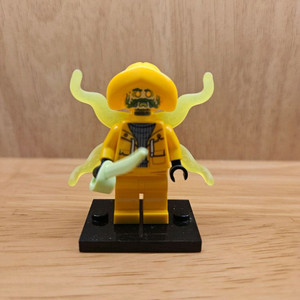 레고 히든사이드 캡틴 조나스 미니 피규어 이미지