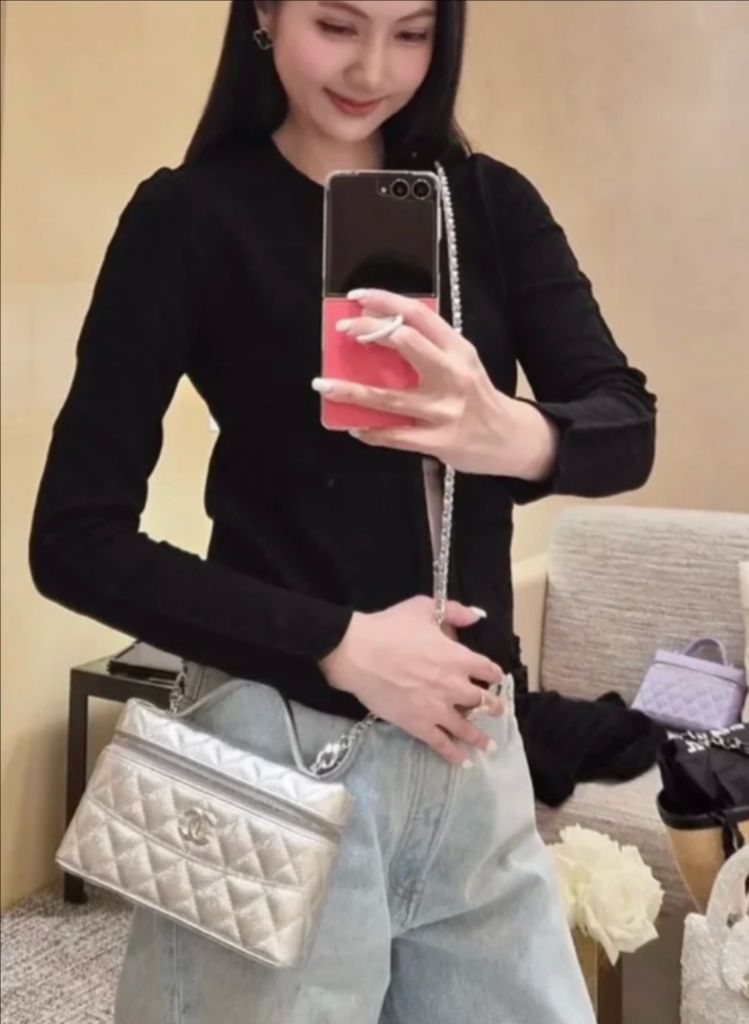 샤넬 최신상 롱 베니티--6