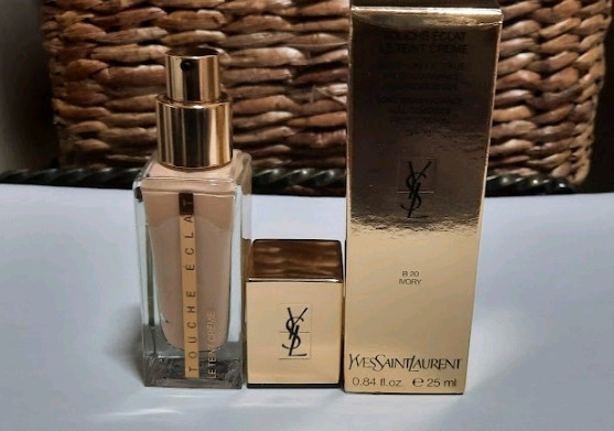 입생로랑 뚜쉬 에끌라 르 뗑 파운데이션 B20 아이보리 색상--4