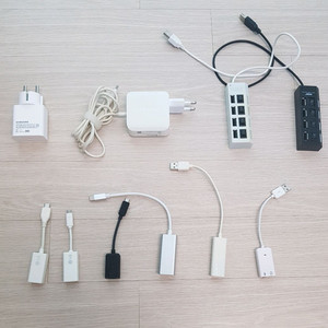 노트북 충전기, 스피커 쿨링 패드, usb멀티탭, 랜선