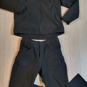 (블랙)택티컬 소프트쉘 기모 자켓과 바지 상하의 세트. 벨트 포함