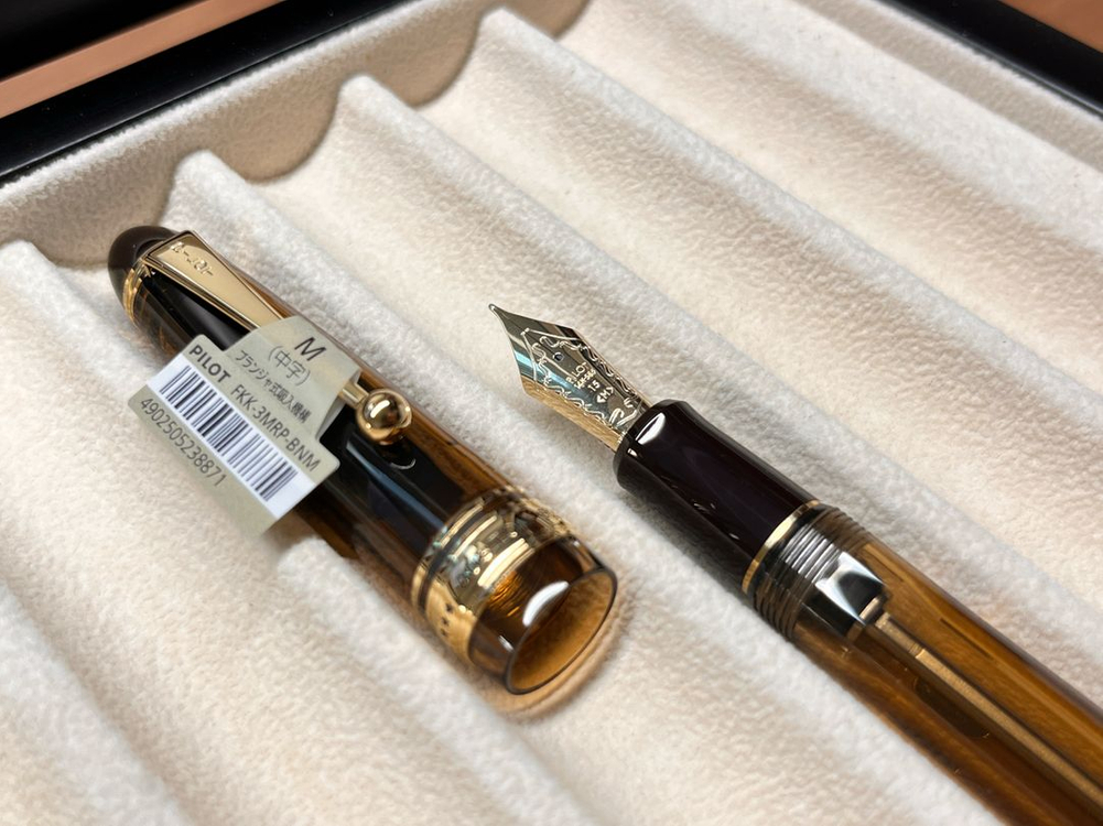 파이롯트 커스텀 823 M닙 투명브라운 만년필--0