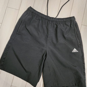 아디다스 반바지 TQJ HE7405 fi lib 우븐 쇼트 사이즈L여러 중고사이트에도 같이 판매하고 있어서 삭제되면