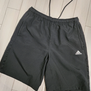 아디다스 반바지 TQJ HE7405 fi lib 우븐 쇼트 사이즈L여러 중고사이트에도 같이 판매하고 있어서 삭제되면