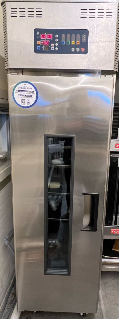 카페 정리중 (라마르조꼬/업소용 냉장/냉동/오븐/미토스원/그라인더/식기세척기/제빙기/도우컨/탬핑기/쇼케이스)--1