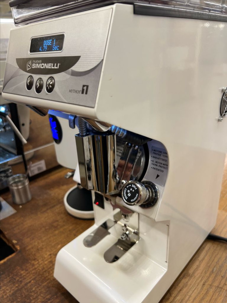 카페 정리중 (라마르조꼬/업소용 냉장/냉동/오븐/미토스원/그라인더/식기세척기/제빙기/도우컨/탬핑기/쇼케이스)--3