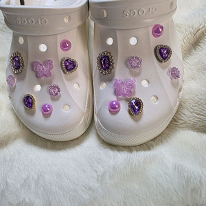 새상품) 큐빅 스타일 크록스 지비츠