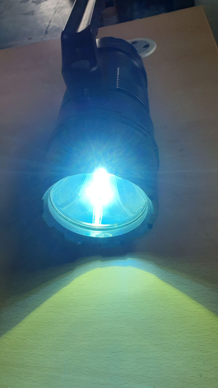 Duveet H-Gear 서치라이트 탐조등 4100루멘 지원 최대 조사거리 1.2KM 지원--1