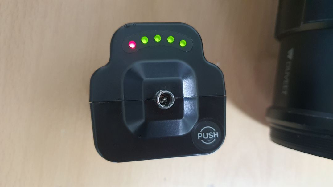 Duveet H-Gear 서치라이트 탐조등 4100루멘 지원 최대 조사거리 1.2KM 지원--6