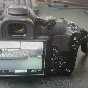 삼성 미러리스 중급기 NX11 18-55mm 번들렌즈 정품배터리 2개