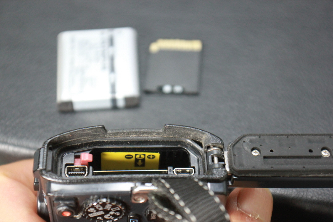 올림푸스 콤팩트 디카 TG-850 레트로 감성 빈티지 디카 방수지원--7