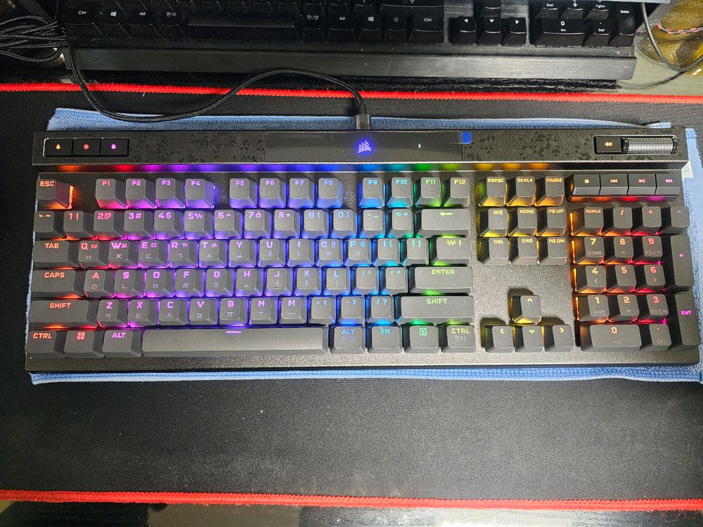 커세어 K70 MAX RGB 마그네틱 기계식 게이밍 키보드 이미지
