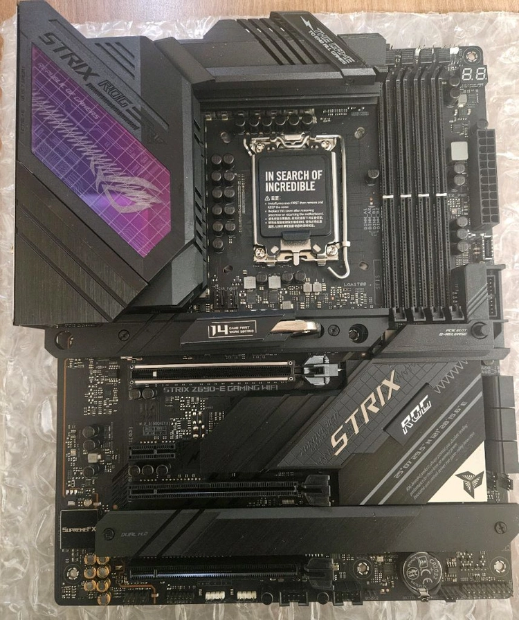 (미사용)ROG STRIX Z690-E GAIMING WIFI 메인보드 이미지