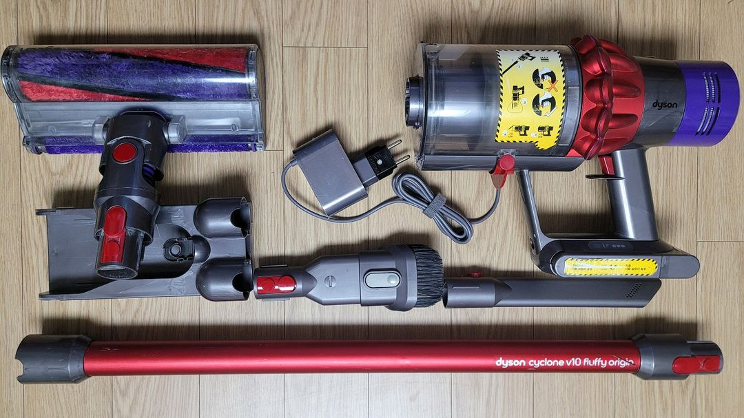 깨끗하게 세척한 다이슨 무선 청소기 V10 풀세트(42분 연속동작)--0