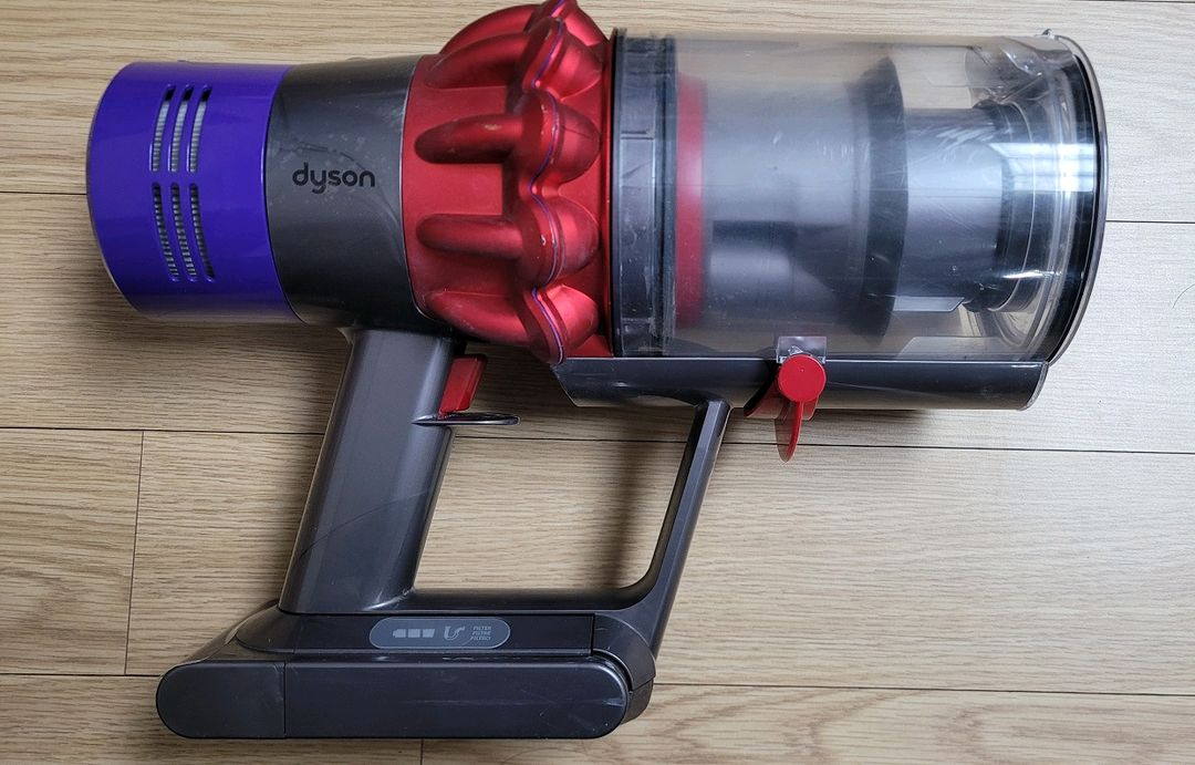 깨끗하게 세척한 다이슨 무선 청소기 V10 풀세트(42분 연속동작)--3