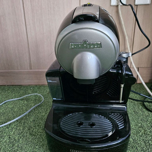 라바짜 머신 커피메이커 이미지