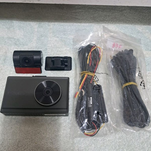 파인뷰 X3300 NEW. 블랙박스.QHD 64G