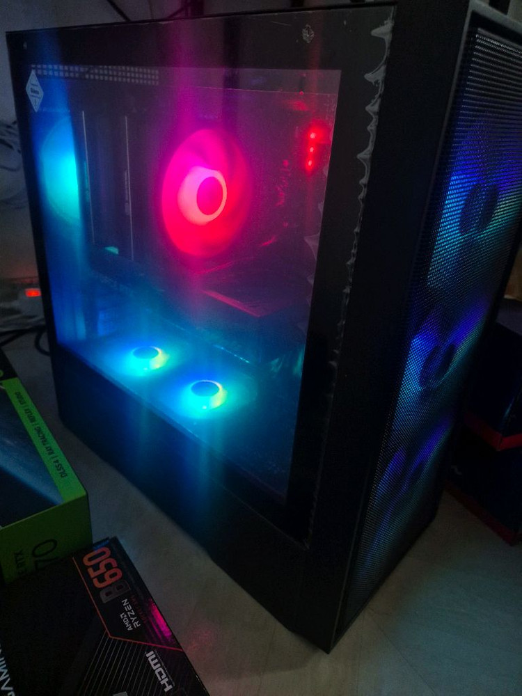 7800X3D RTX5070 게이밍 본체 편집용본체--2