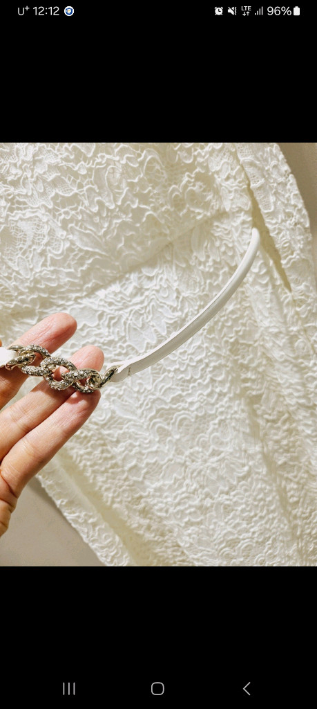 지고트 김지수착용 화이트 레이스 원피스 77사이즈--4