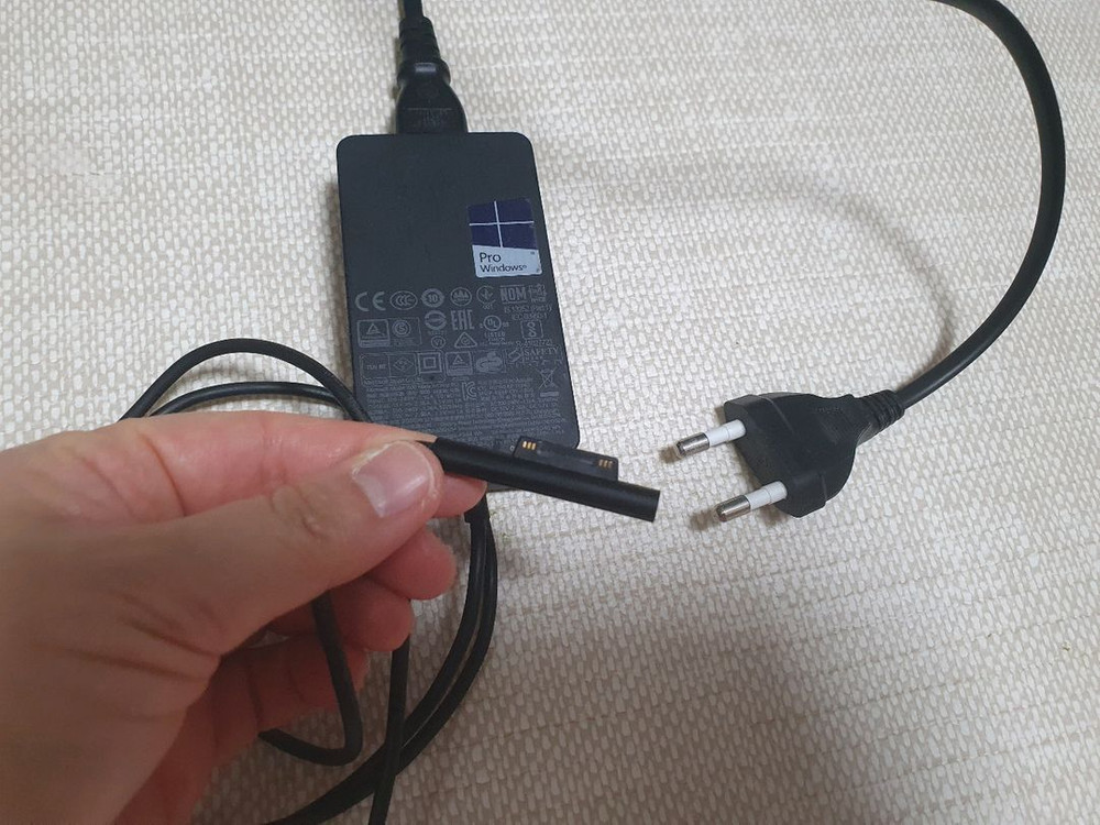 마이크로소프트 서피스 충전기 어댑터--1