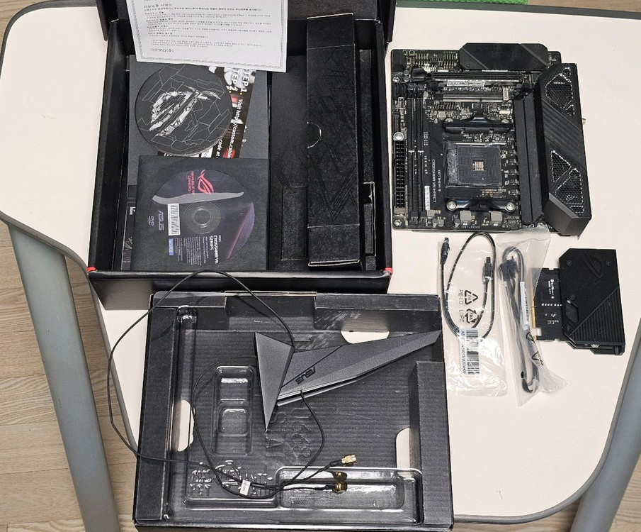 (고장,부품용) ROG Crosshair VIII Impact X570 크로스헤어 임팩트--3