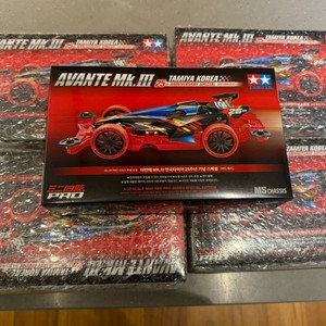 한국 타미야 아반떼 MK.III 25주년 한정판 5개 일괄로 판매합니다.