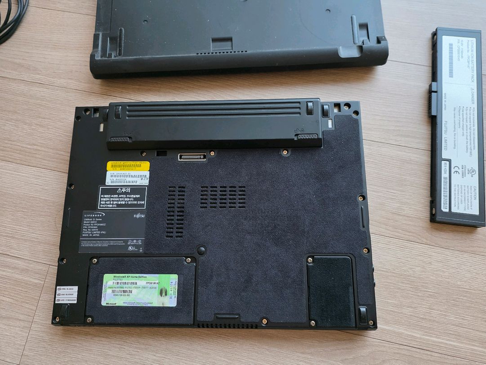 Fujitsu LIFEBOOK Q-Series Q2010--5