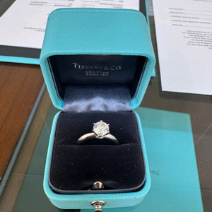 티파니 1.04캐럿 다이아 솔리테어 플래티늄 반지 이미지