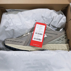 (택포) 뉴발란스 1906R 차콜 그레이 / 275 / 미실착 새상품