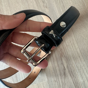 AMI 아미 스몰 로고 2.5cm 벨트 32사이즈 판매