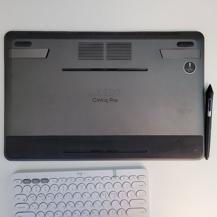 와콤 신티크 프로 DTH-1620 액정타블렛 풀박스--4