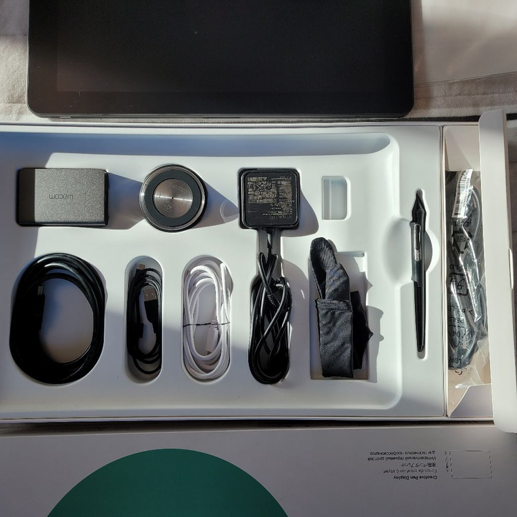 와콤 신티크 프로 DTH-1620 액정타블렛 풀박스--7