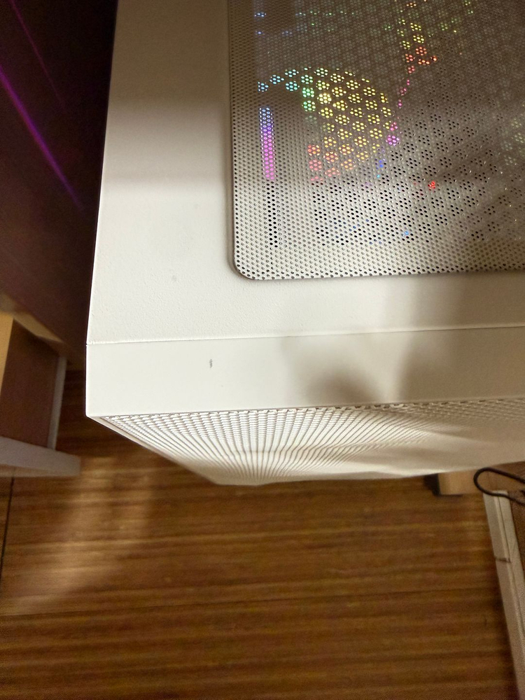 희귀매물! 하이엔드 화이트 감성 본체 (지스킬 CL28램/2TB SSD/정품 윈도우)--3