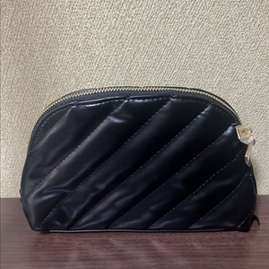 정품. 입생로랑 퀄팅 파우치