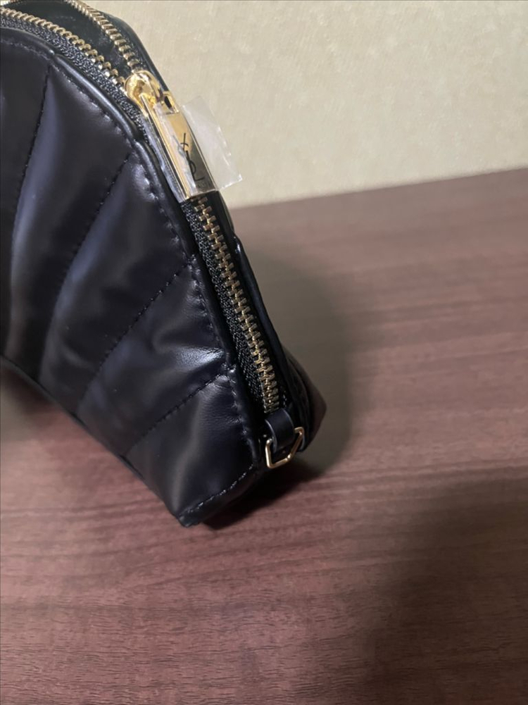 정품. 입생로랑 퀄팅 파우치--2