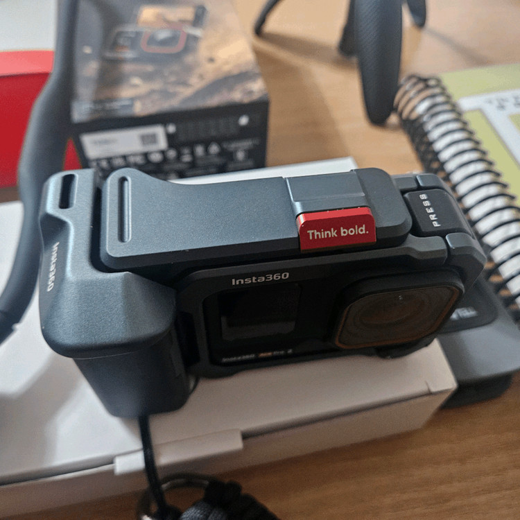 인스타360 에이스프로2 스냅샷키트 + 악세사리 다수 256g--3