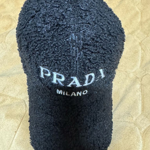 프라다양털 캡 모자