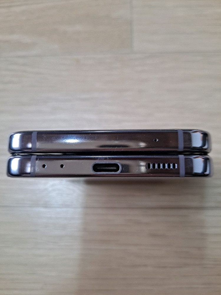 갤럭시 Z플립4 256GB 이미지