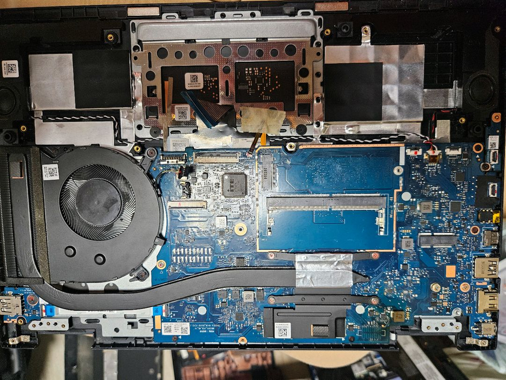 ASUS VivoBook Flip 14 TM420IA 팜레스트 외--3