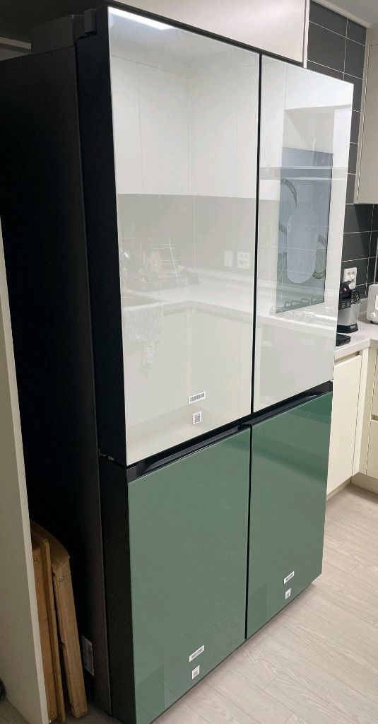 삼성 비스포크 패밀리허브 4도어 냉장고 이미지