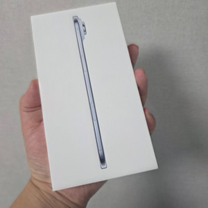 아이폰17에어 스카이블루 256기가 SS급 풀박스 팝니다(배터리100%)