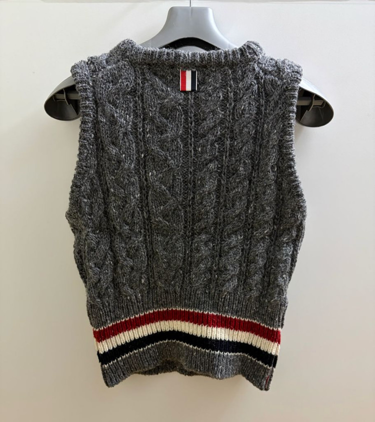 톰브라운 정품 삼선 아란 케이블 민소매니트--1