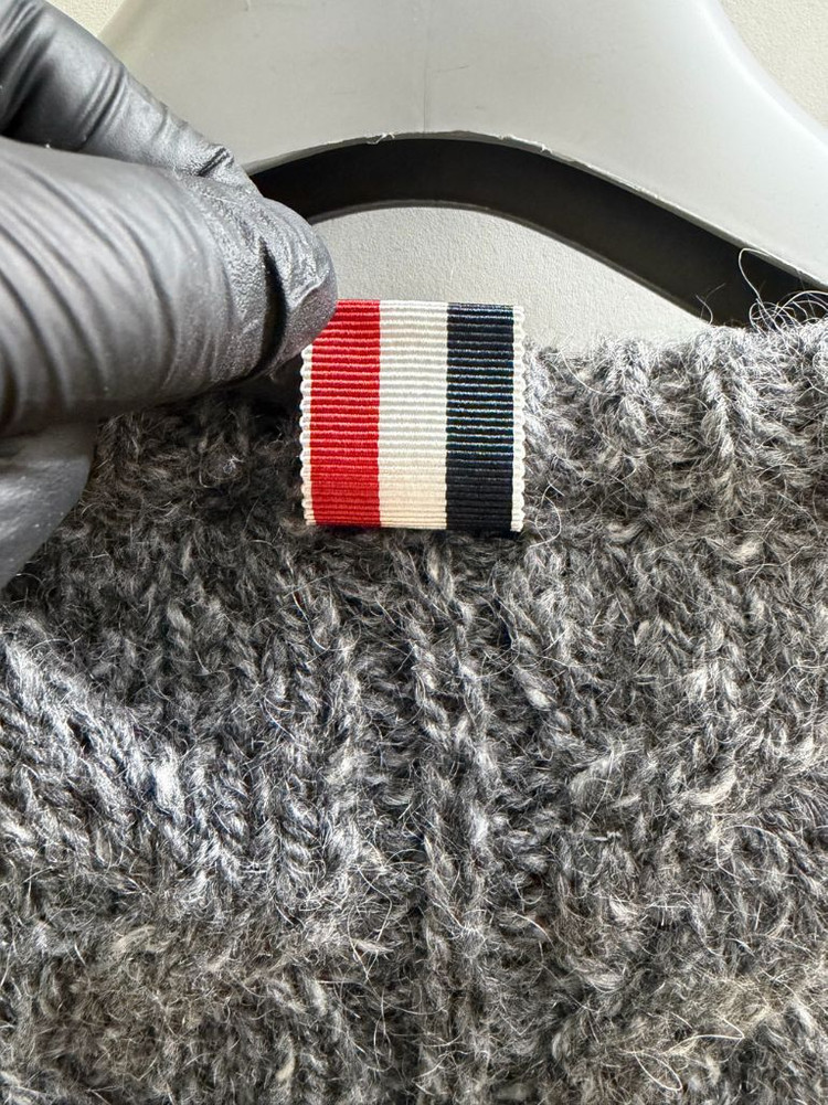 톰브라운 정품 삼선 아란 케이블 민소매니트--2