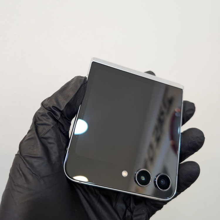 갤럭시Z플립5 256기가 민트 (S급) / 0223--6