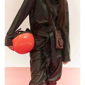 럭키슈에뜨 레더 점프수트