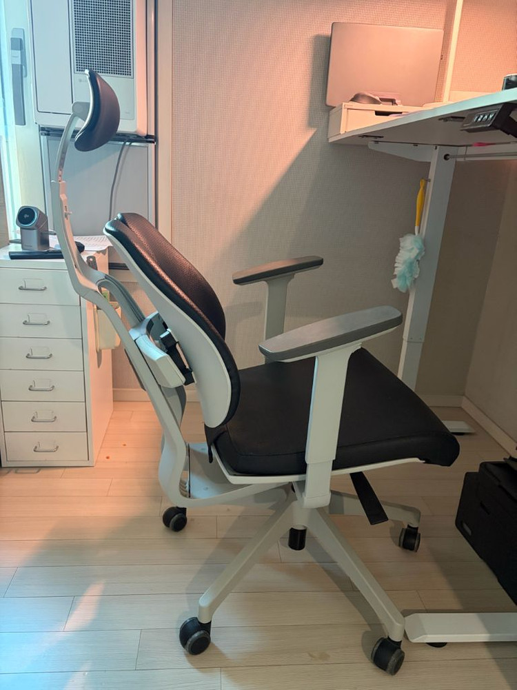 듀오백 D2 인조가죽 블랙 화이트 의자--5