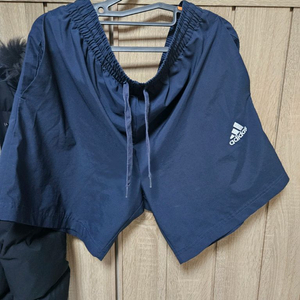 아디다스 네이비 반바지 남성용 L 팝니다